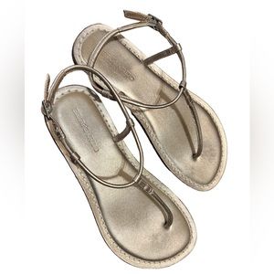 Bernardo Lilly Sandal Gold Size 7 EUC- Excellent Used Condition